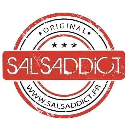 Logo rond rouge et blanc en forme de tampon, marqué « Original », Salsaddict et www.salsaddict.fr.