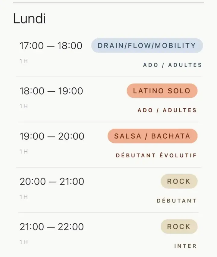 Grille horaire du lundi au Centre JCC : drain/flow à 17h, latino solo à 18h, salsa/bachata débutant évolutif à 19h, rock à 20h et 21h.