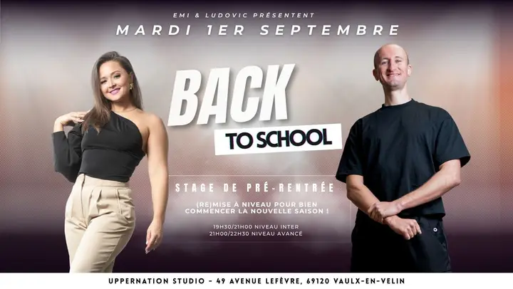 Emi et Ludovic posent de part et d'autre du titre BACK TO SCHOOL sur fond dégradé rosé, avec les horaires du stage de pré-rentrée.